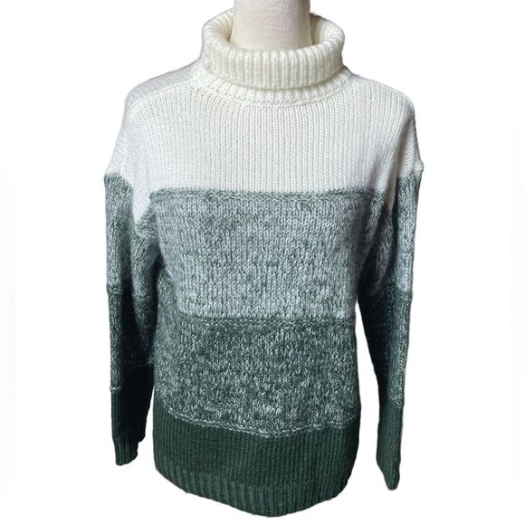 Women's Green and White Color Block Cozy Knit Turtleneck Sweater (Size: Small) - Picture 10 of 10